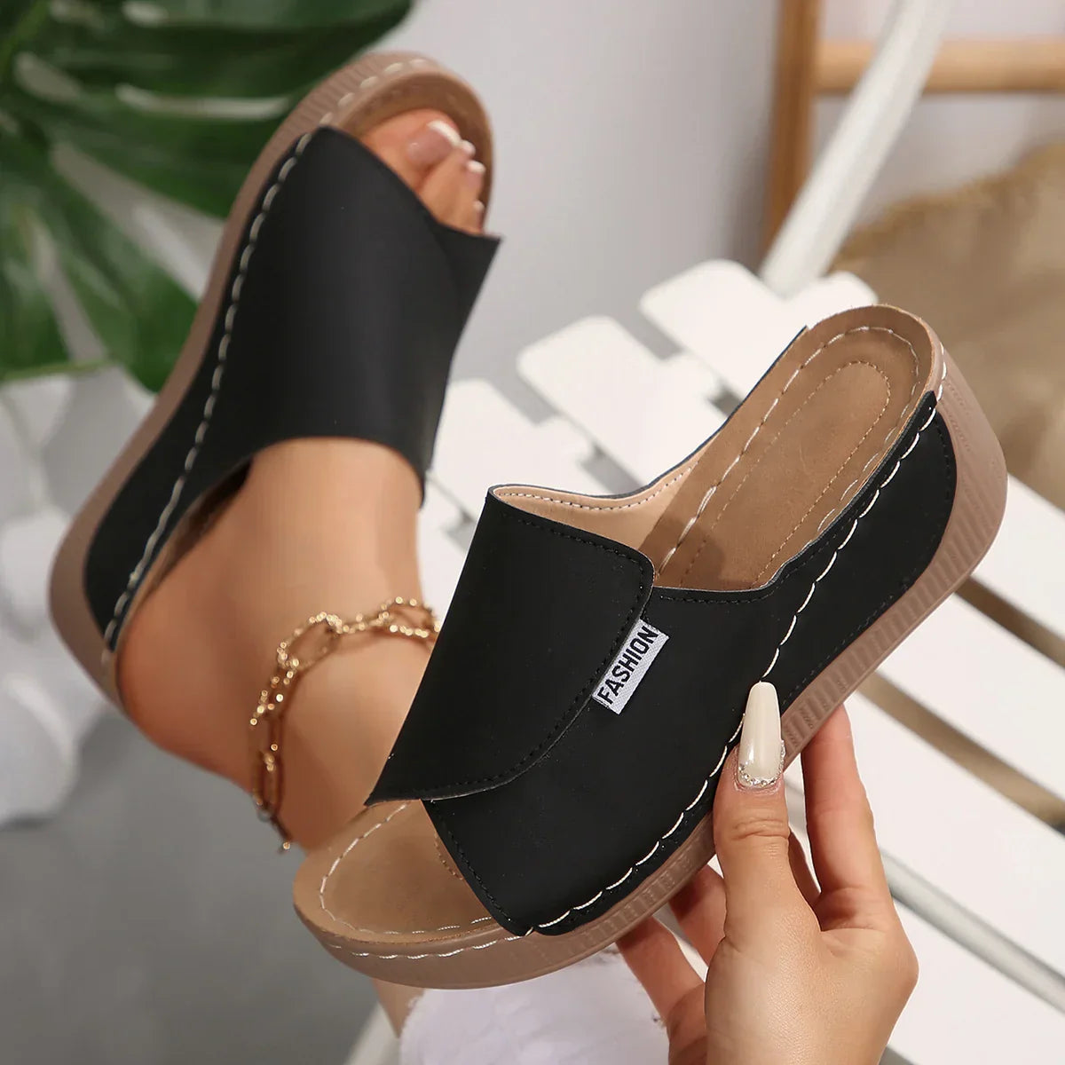 Selene | Sandals